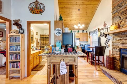 Cabin Interior | Fireplace | Central Air Conditioning