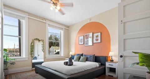 Elevate your team-building retreats beyond the ordinary. Experience a stay that surpasses the best hotels in Louisville, KY, with spaces crafted for connection and creativity.