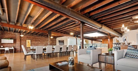 Discover the heart of Louisville at Super Stays Guesthouse, where your bachelor party launches into legendary with premium access to the finest Louisville bourbon tours.