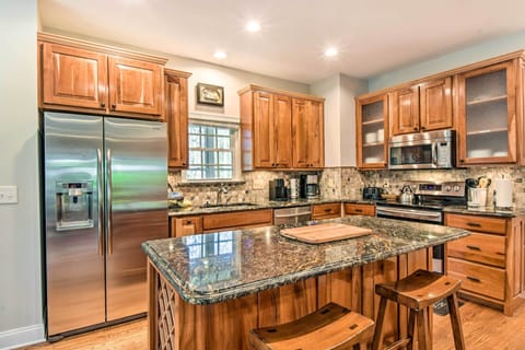 Kitchen | Ice Maker | Crockpot | Dishware & Flatware | Cooking Basics