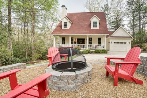 Helen Vacation Rental | 4BR | 3 Full BA | 2 Half BA | 3,308 Sq Ft