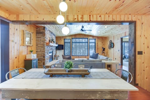 Dining Area | Dishware & Flatware Provided