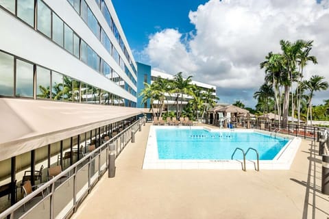 Beautiful and large swimming pool, family fun!