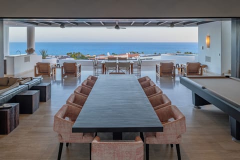 Dinning room with sea view