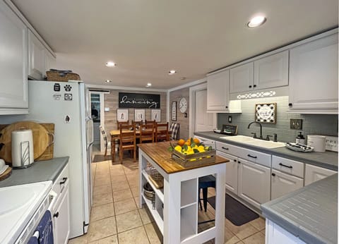 Kitchen Island And Dining For 8