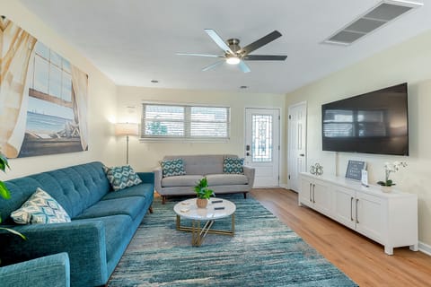 Relax with the family in our spacious living room!