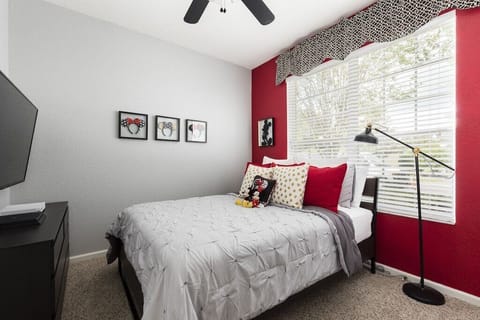 Downstairs Queen Bedroom, 55" Smart Roku TV, X-Box One & Playstation 4