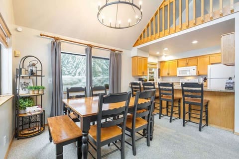 Gather for meals or plan your day. Seating for everyone with natural light all around.