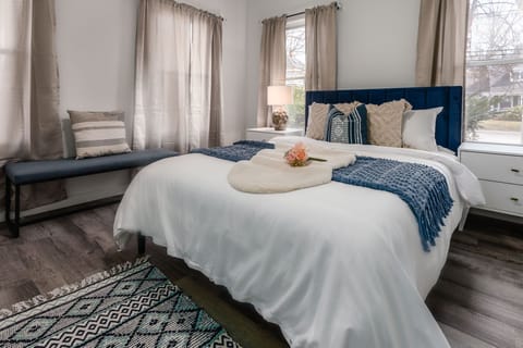 Queen size luxury with a breezy night ahead.