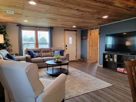 Spacious living room