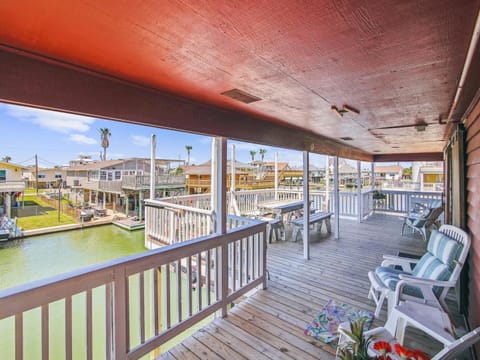 Upper Level Balcony