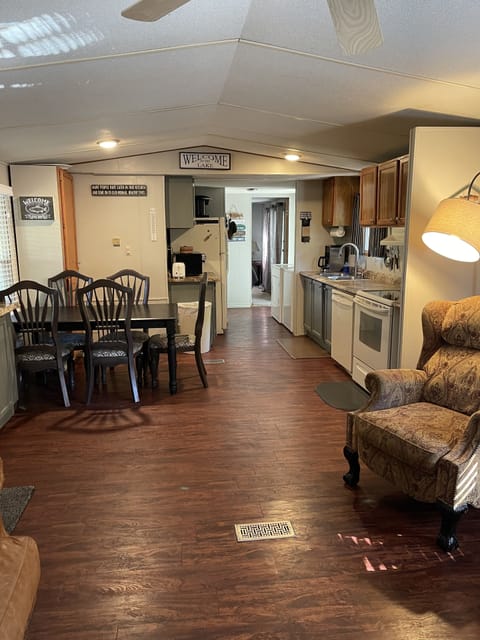 Kitchen / living room