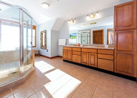 Carroll's Cove House in Trenton