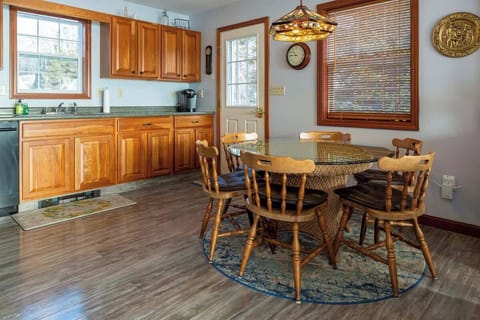 Chickadee Bay House House in Trenton