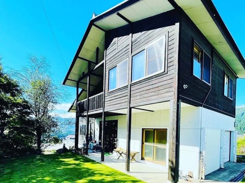 ・[Appearance] It is a rental facility with an impressive wood texture.