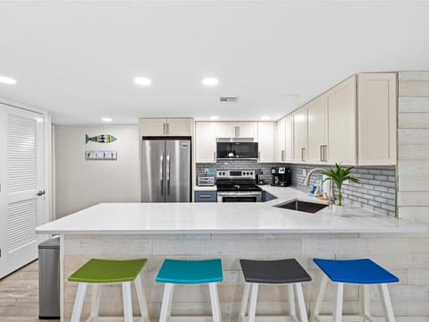 HSRC 501 Kitchen & Breakfast Bar