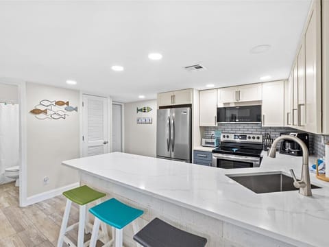 HSRC 501 Kitchen & Breakfast Bar