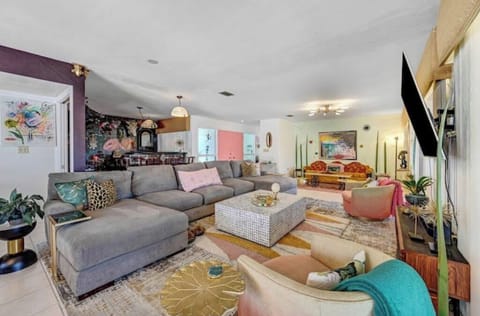 Eclectic and comfortable open floor plan livingroom.