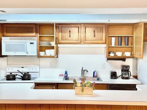 Kitchen sink and Coffee machine