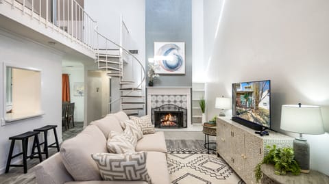 Entryway view