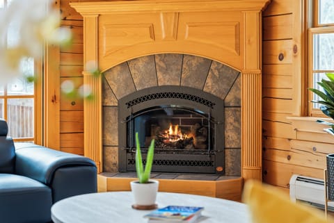 Gas fireplace to enjoy cozy winters