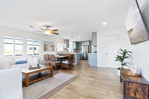 Step into your home away from home...mi casa es su casa.