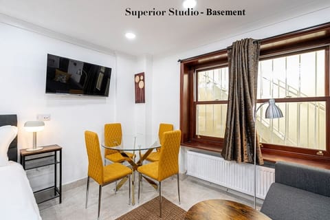 Superior Studio - Basement