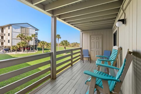 Welcome To Lighthouse Point 33A!