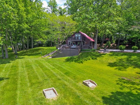 Waters Edge Cabin Rental exterior