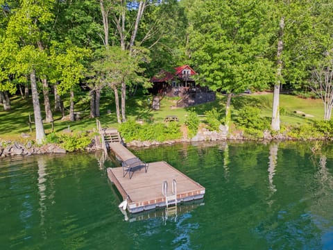 Nantahala Waters Edge Cabin rental with private dock