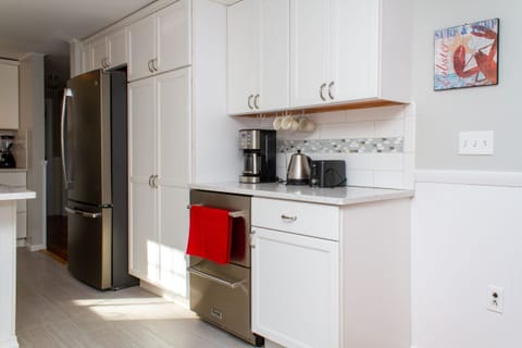 2 drink fridges, coffee maker, tea pot, toaster, blender, instant pot, & more!