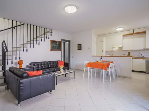 Table, Furniture, Building, Lighting, Interior Design, House, Wood, Houseplant, Flooring, Couch