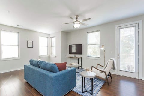 CozySuites TWO Luxe Music Row Condos w/parking