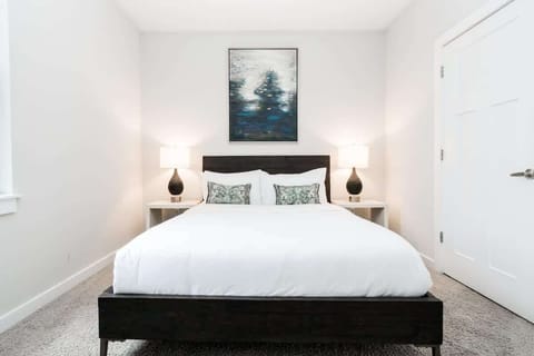 CozySuites TWO Charming Music Row Condos