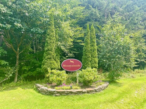 Black Diamond Mountainside Drive entrance