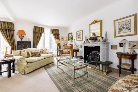 The Chelsea Flower - 1 Bedroom with Terrace in Chelsea (3005)