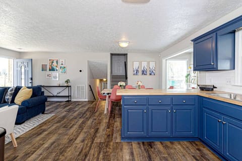 Dining area near the kitchen—convenient for meals and easy access to cooking!