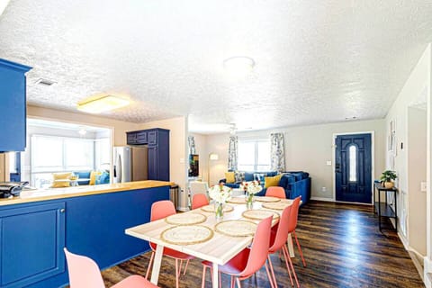 dining area—perfect for enjoying meals and quality time together.