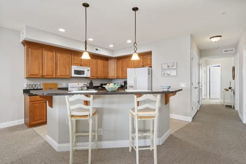 Grab a quick bite at the Breakfast Bar before hitting the Beach.