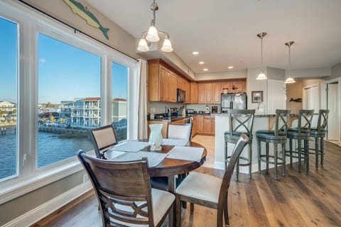 Grab a quick bite before hitting the Beach!