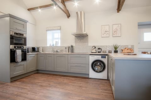 The Barn At Kiln Park - 2 Bed Cottage - Narberth (14102)