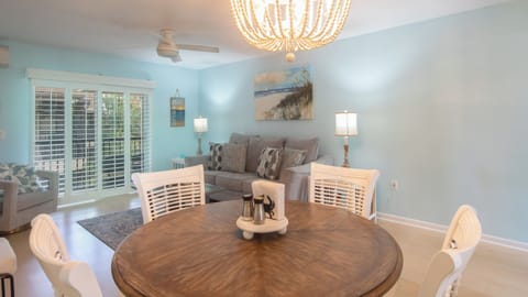 ISLAND MANOR Unit K4- 2 BR/1 BA - NEWLY REMODELED House in Marco Island