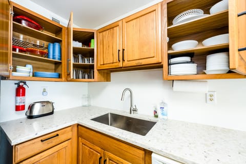 Plenty of serving ware.