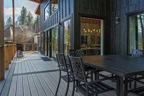 5. outdoor dining set with seating for eight