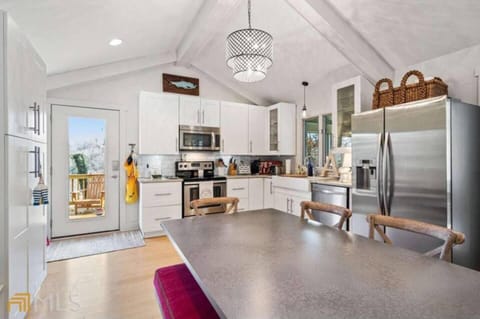 Plenty of seating for everyone!