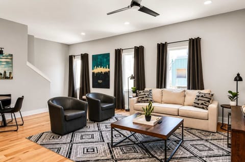 Seamless, airy space where your group can spread out comfortably.