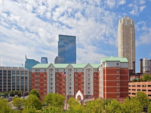 Arrive to a bright, welcoming hotel in the city.