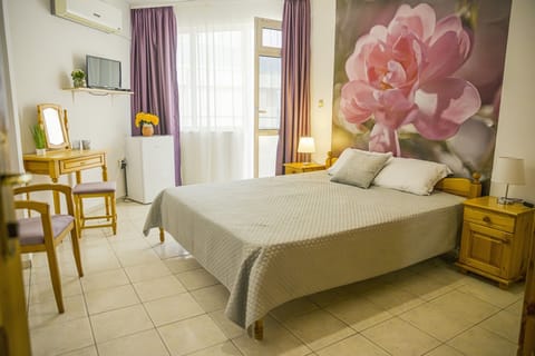 room with a double bed, balcony-view of the sea,Ravda-tourist village