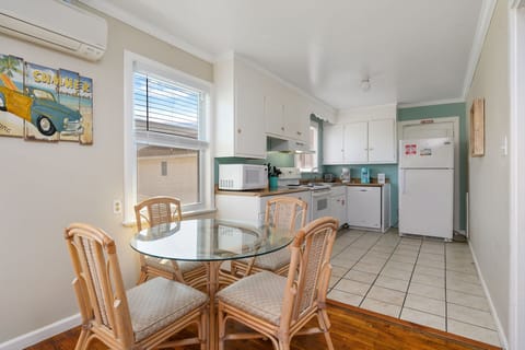 The wide open space will make any meal-time a breeze