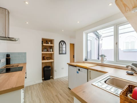 Kitchen | Primrose Cottage, Teignmouth